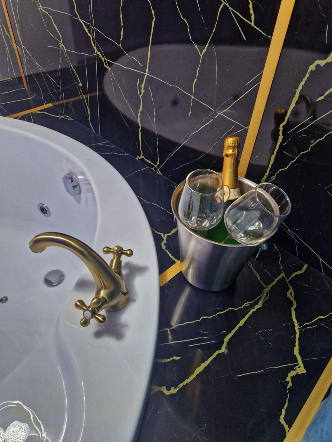 Afi Discret Jacuzzi Bucareste Exterior foto